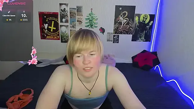 Cattie_w_ — Hand panties for 5 min