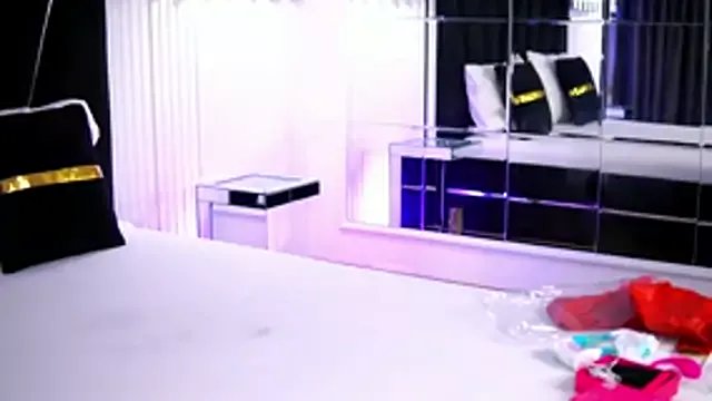 CelesteArden from StripChat is Freechat