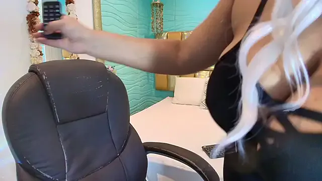 StripChat cherry_chel is Private cherry_chel — Make me squirt hard