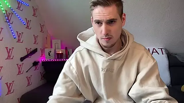 StripChat Cookieboy88 is Freechat Cookieboy88 — Hose aus