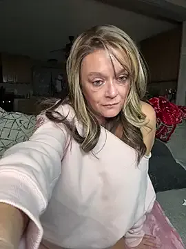 cowgirlc — Upclose pussy play! Last tip=control