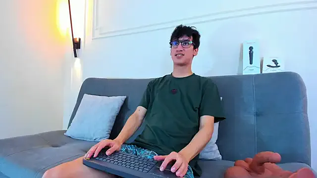 Cum_hunters on StripChat