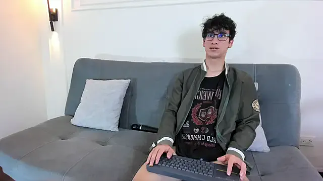 Cum_hunters on StripChat