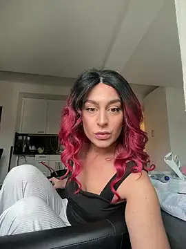 CurlyRouge — Show me your Tits 