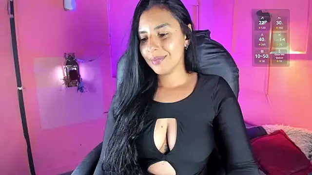 CURVY_EBONY_MILF — PLAY WITH YOUR TITS AND SPIT A LITTLE