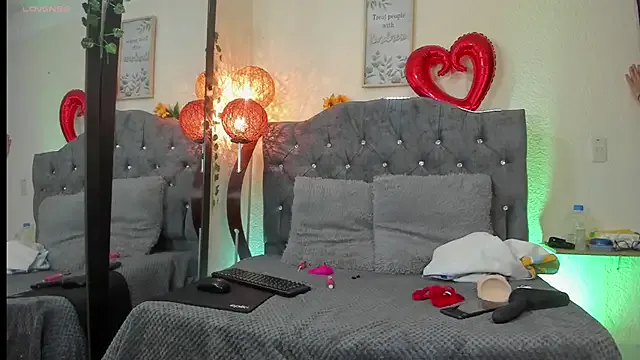 StripChat daenerys_11 is Freechat daenerys_11 — a finger in my anus