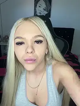 Daisy_Abby03 on StripChat