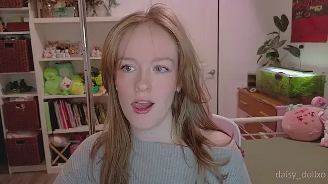 Daisy_Dollxo on StripChat