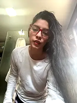 dani_bela on StripChat