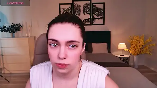 StripChat DaniellaLovely is Freechat DaniellaLovely — legs teasing