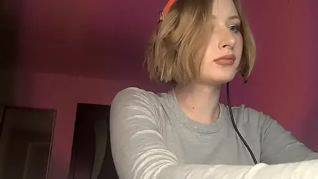 DeliciaBagnoli — show my perfect legs