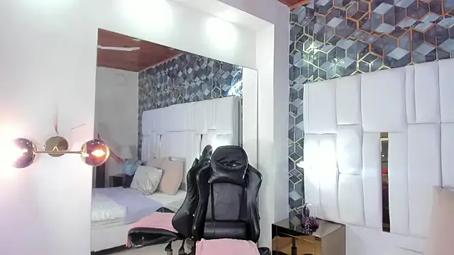 denisse_khan — una sexy cabaretera caliente