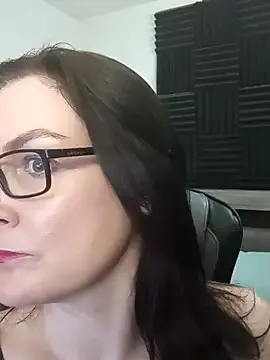 DesreRose — Make me #cum with #vibes & get me naked!
