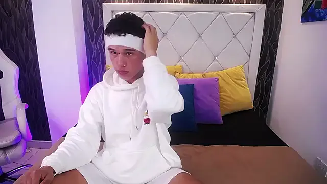 Dominik_Souza — Spanking ass x3 