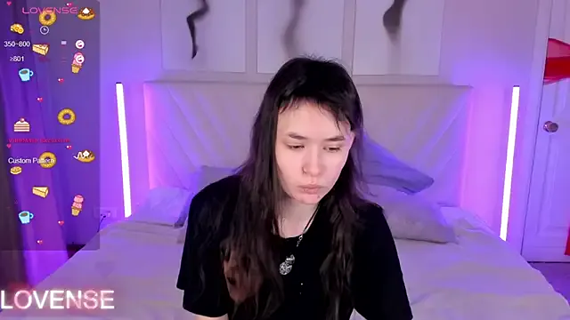 Emily_Strikeee on StripChat