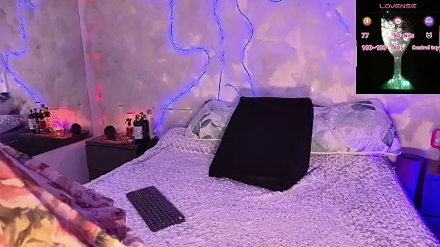 emmajohnss on StripChat