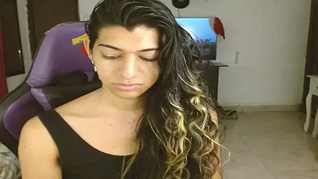 engielphoenis14 from StripChat is Freechat