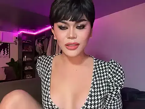 erotictsmonica — cum show