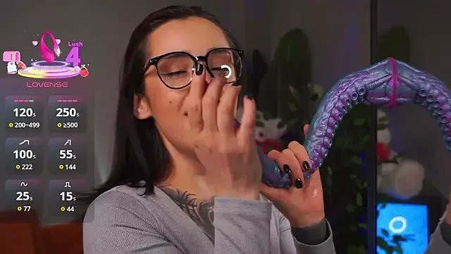 EvaCanton from StripChat is Freechat