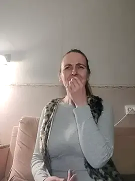 Evelina_cute — I'll show you my breasts