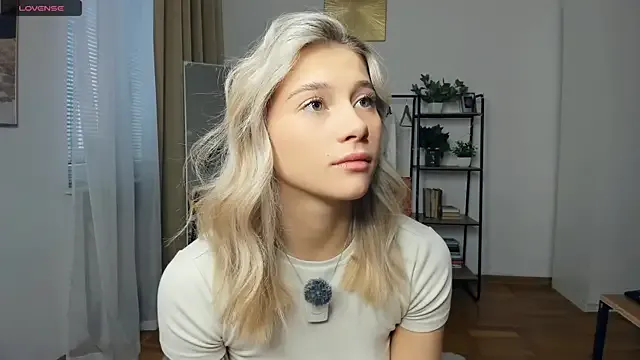 FaaBinaa on StripChat