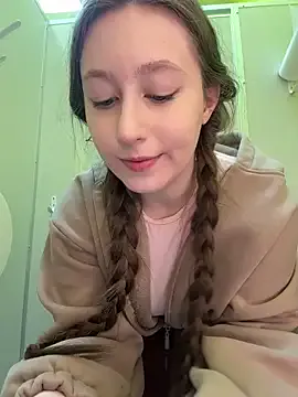 FroggyAnna from StripChat