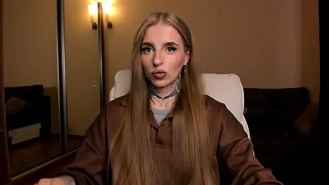 harley_kimm — Strip naked and tease