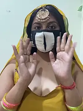 HeartQueen05 from StripChat