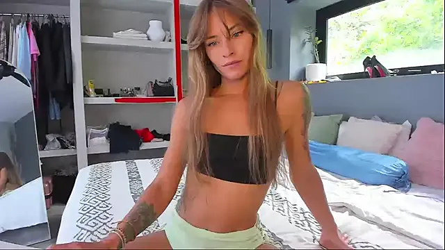 holy_khloe — show my holess