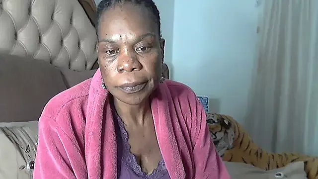 Hotcougar from StripChat is Freechat