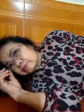 Hotestlove from StripChat is Freechat