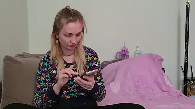 Hotty_Evochka — Last tipper wins 4 Video+4foto