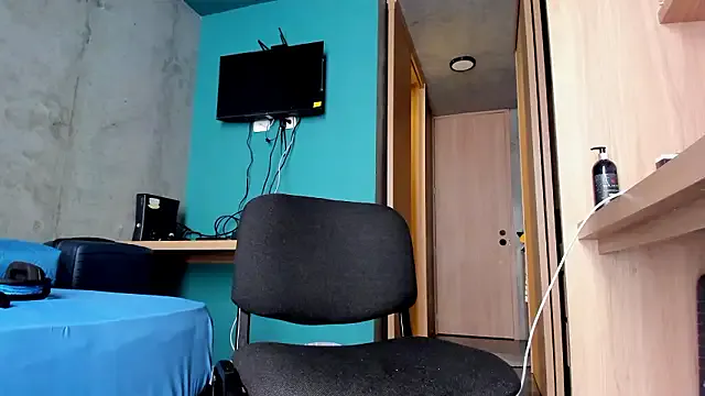 Huge_latin_cock — Make hard my monster cock 