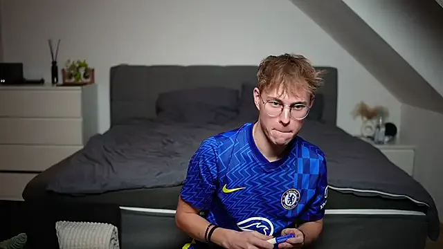 InnocentGuys — Kiss