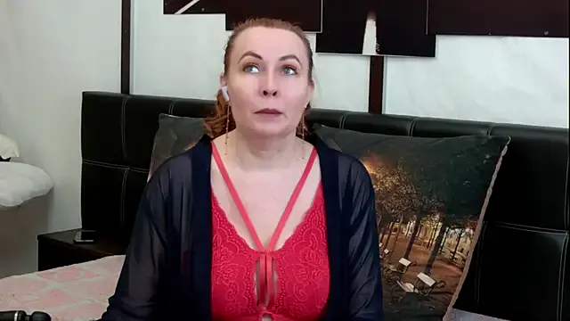 IreneShine_ on StripChat