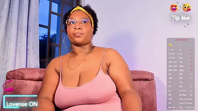 IssaNoirr on StripChat