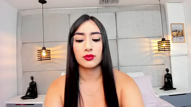 IvonneOwen — Topless blowjob with spit