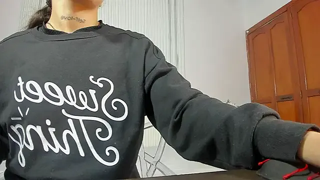 StripChat Izelevans is Freechat Izelevans — kiss all the girls' breasts