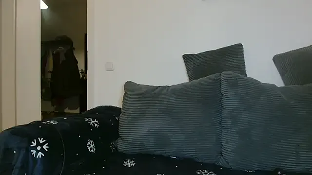 Jasmin-White on StripChat