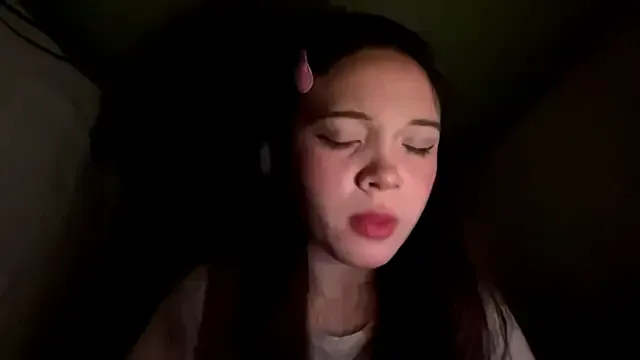 JoellenStable — kiss emoji