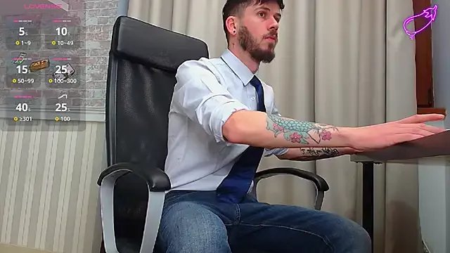 JonahShaw from StripChat is Freechat