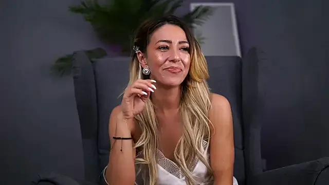JuliaHyde on StripChat