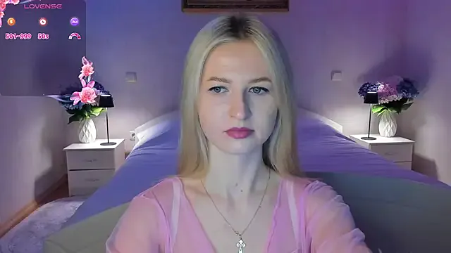 Julie_Blaze on StripChat