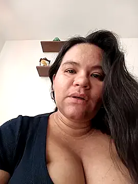 StripChat Julieta-tits is Private Julieta-tits — Expressing milk from the breasts