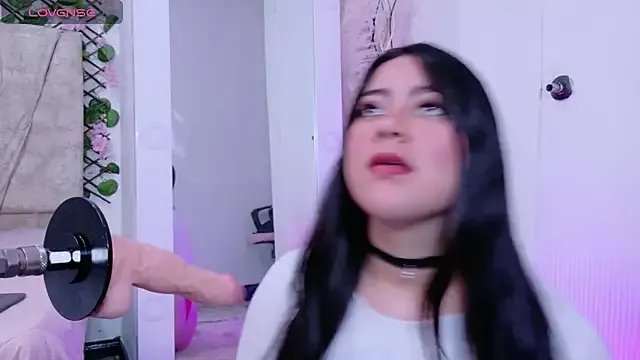 JulietaTorres_ from StripChat is Freechat