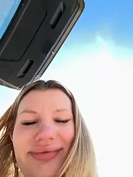 justmilaa from StripChat