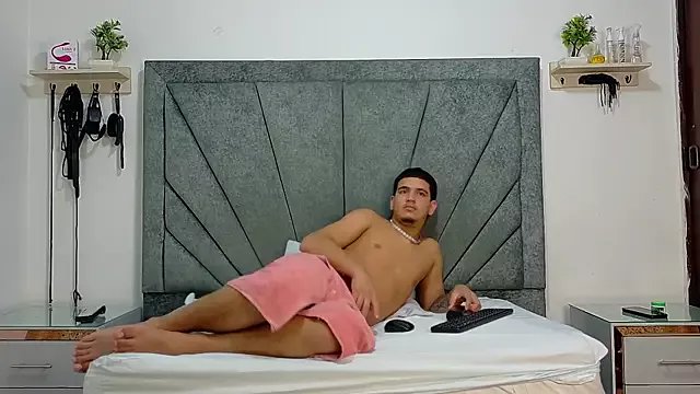 KamilaAndJavier from StripChat is Freechat