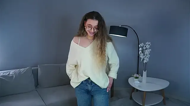 KaraCose on StripChat
