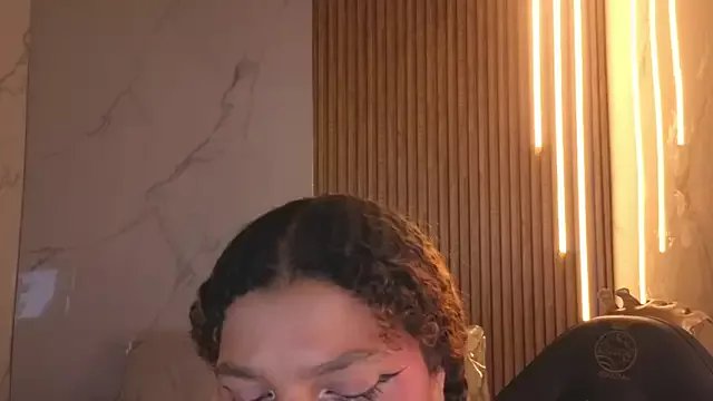 Kendall_rossii_ from StripChat is Freechat