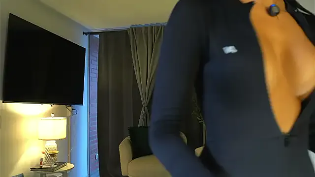 kendall_ruiz — get naked+ oil show